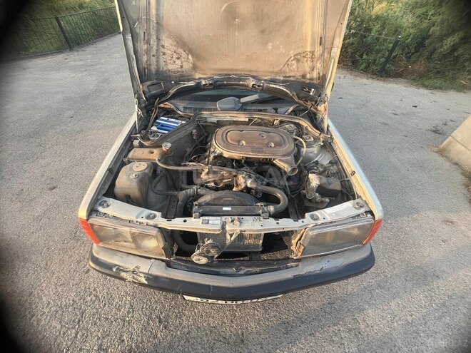 Mercedes 190 1990, 320,688 km - 2.0 л - Salyan