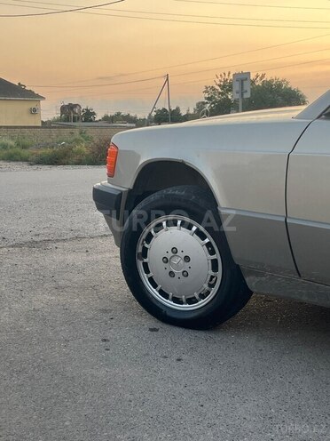 Mercedes 190 1990, 320,688 km - 2.0 л - Salyan