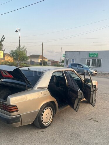 Mercedes 190 1990, 320,688 km - 2.0 л - Salyan