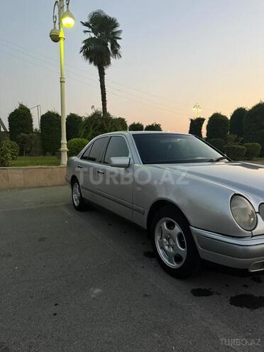Mercedes E 240 1999, 252,000 km - 2.4 l - Bərdə