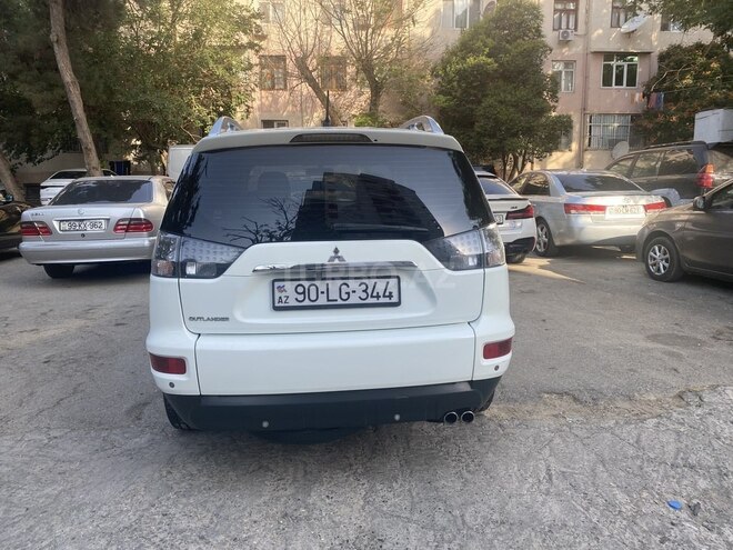 Mitsubishi Outlander 2010, 175,000 km - 3.0 l - Bakı