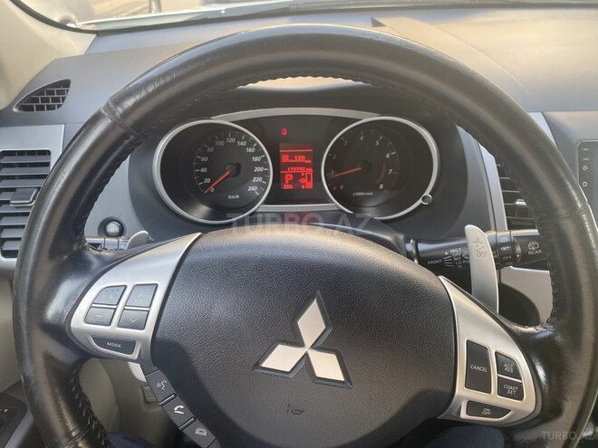Mitsubishi Outlander 2010, 175,000 km - 3.0 l - Bakı