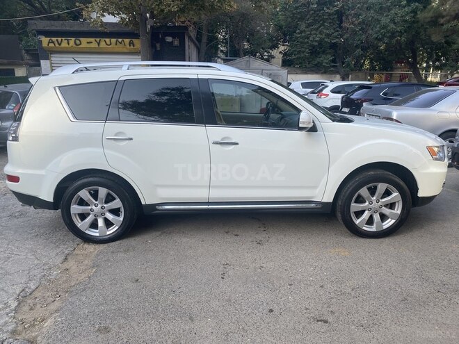 Mitsubishi Outlander 2010, 175,000 km - 3.0 l - Bakı