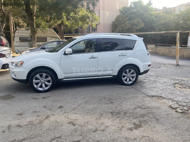 Mitsubishi Outlander 2010, 175,000 km - 3.0 l - Bakı