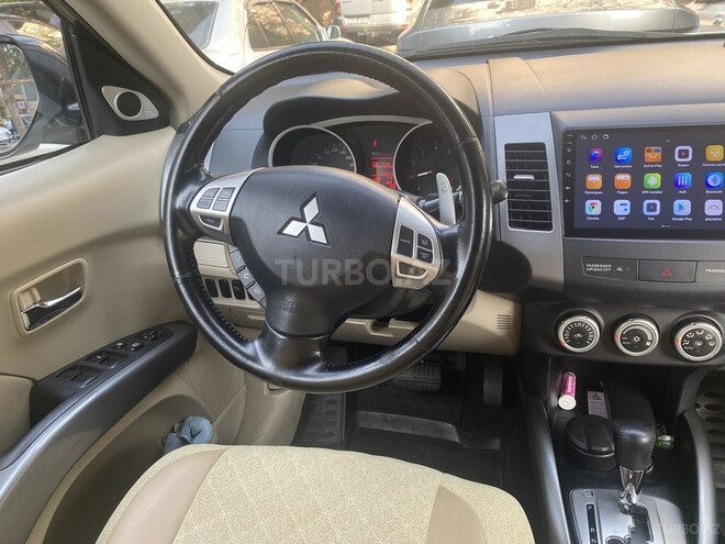 Mitsubishi Outlander 2010, 175,000 km - 3.0 l - Bakı