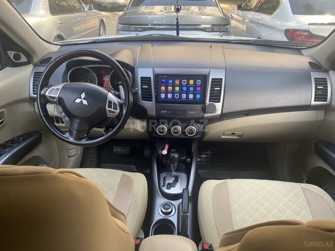 Mitsubishi Outlander 2010, 175,000 km - 3.0 l - Bakı