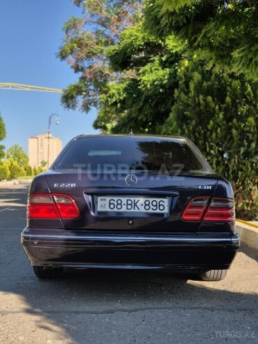 Mercedes E 220 1999, 60,000 km - 2.2 л - Naxçıvan
