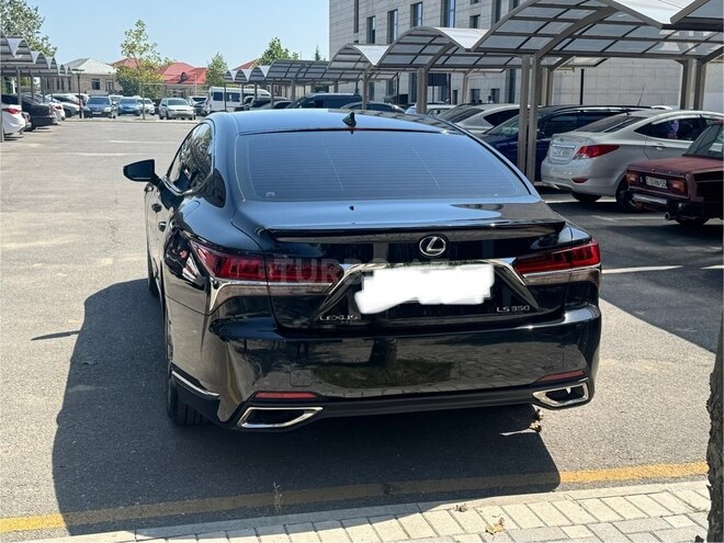 Lexus LS 350 2018, 179,000 km - 3.5 л - Quba