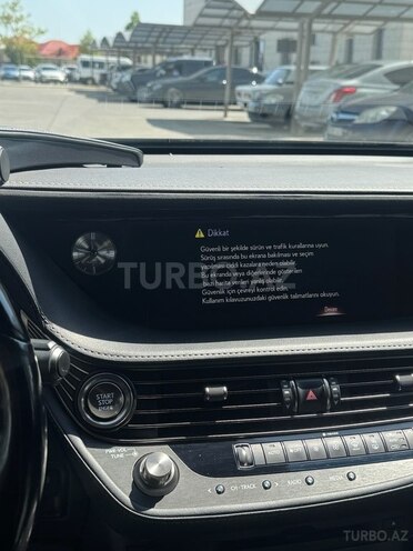 Lexus LS 350 2018, 179,000 km - 3.5 л - Quba