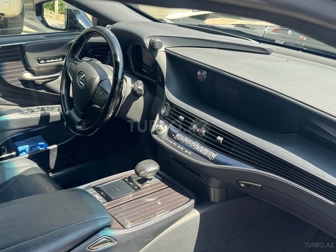 Lexus LS 350 2018, 179,000 km - 3.5 л - Quba