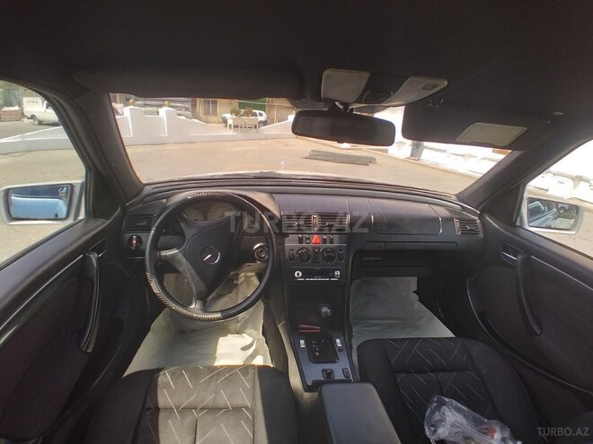 Mercedes C 220 2000, 425,000 km - 2.1 l - Bakı