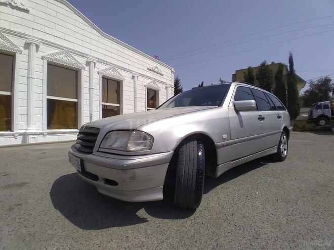 Mercedes C 220 2000, 425,000 km - 2.1 l - Bakı
