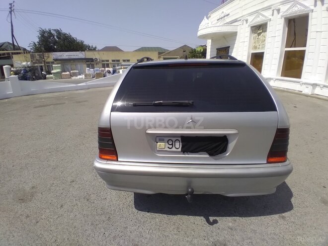 Mercedes C 220 2000, 425,000 km - 2.1 l - Bakı
