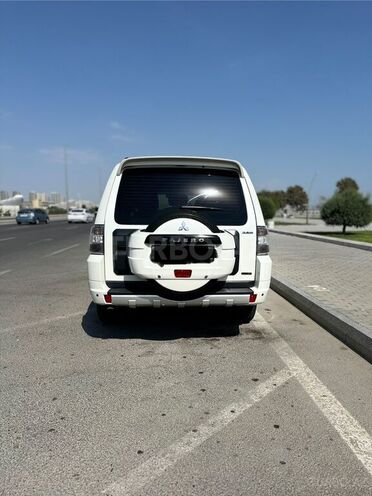 Mitsubishi Pajero 2012, 185,000 km - 3.8 л - Bakı