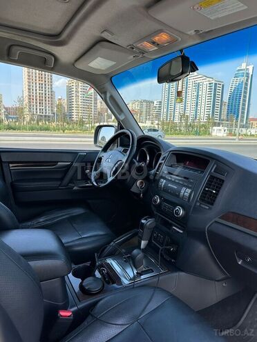Mitsubishi Pajero 2012, 185,000 km - 3.8 л - Bakı