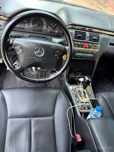 Mercedes E 270 2000, 300,000 km - 2.7 l - Masallı