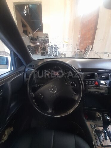 Mercedes E 430 2000, 250,000 km - 4.3 l - Gəncə