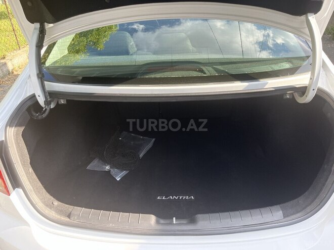 Hyundai Elantra 2018, 41,843 km - 2.0 l - Şəki