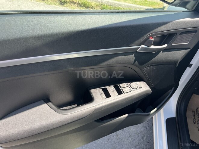 Hyundai Elantra 2018, 41,843 km - 2.0 l - Şəki