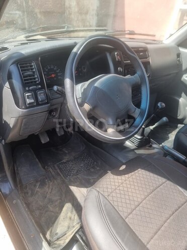 Mitsubishi L200 2005, 150,000 km - 2.5 l - Bakı