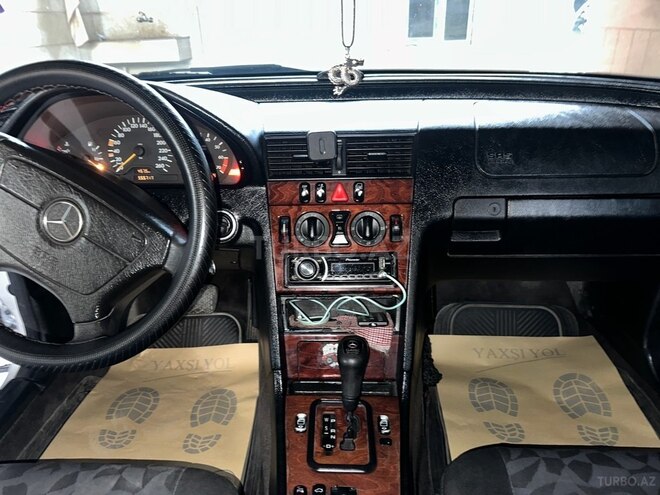 Mercedes C 240 1999, 286,000 km - 2.4 l - Xaçmaz