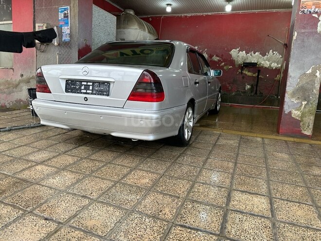 Mercedes C 240 1999, 286,000 km - 2.4 l - Xaçmaz