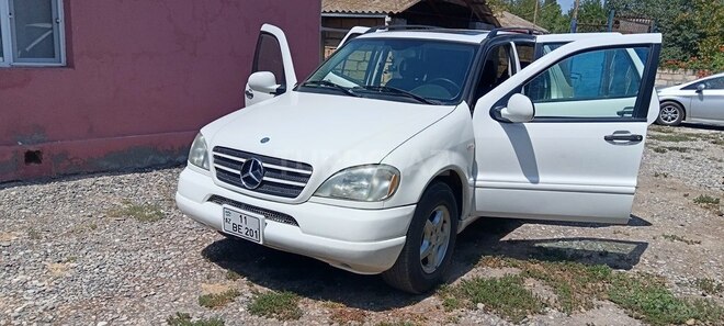 Mercedes ML 320 4MATIC 2001, 282,000 km - 3.2 л - Beyləqan