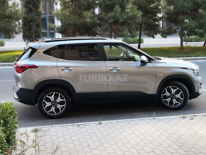Kia Seltos-4