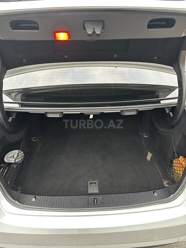 Mercedes E 350 2009, 242,000 km - 3.5 l - Quba