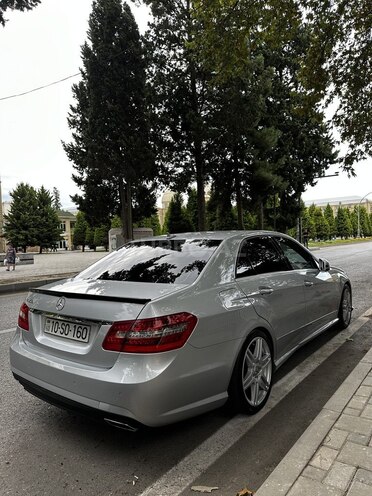 Mercedes E 350 2009, 242,000 km - 3.5 l - Quba