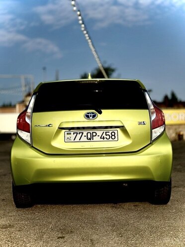 Toyota Prius C 2017, 198,000 km - 1.5 l - Bakı