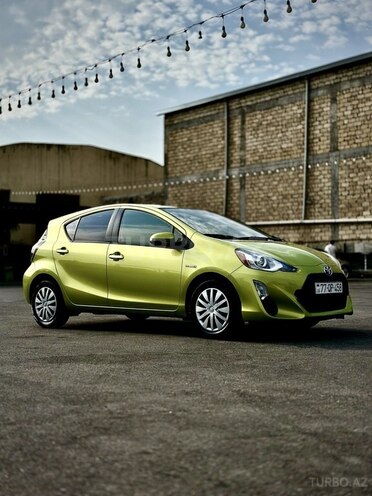 Toyota Prius C 2017, 198,000 km - 1.5 l - Bakı