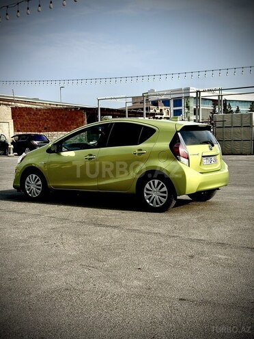 Toyota Prius C 2017, 198,000 km - 1.5 l - Bakı