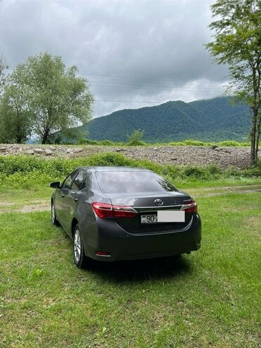 Toyota Corolla 2013, 197,000 km - 1.6 l - Bakı