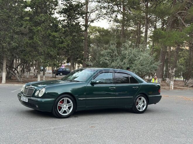 Mercedes E 240 1998, 301,000 km - 2.4 l - Sumqayıt