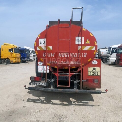 Ford Cargo-2