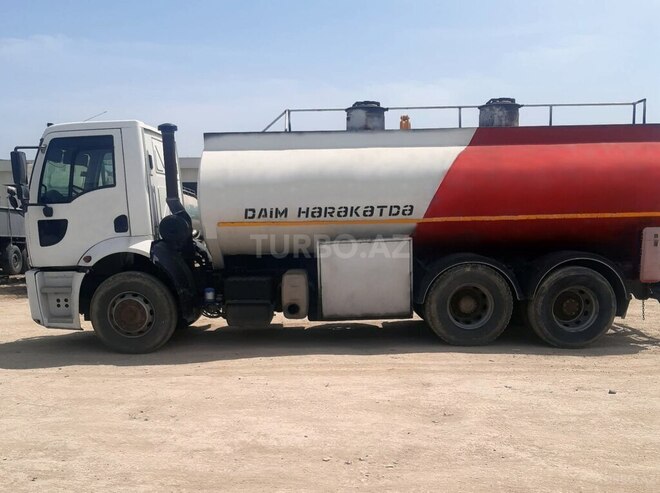 Ford Cargo-4