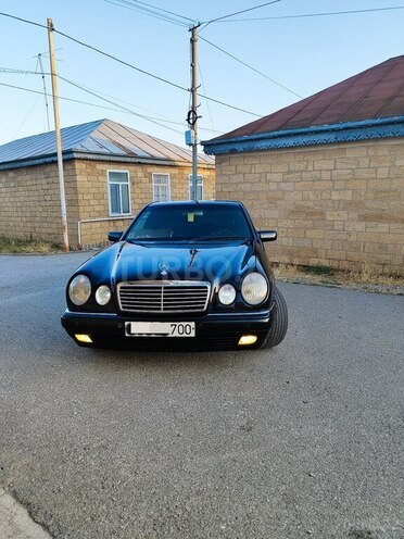 Mercedes E 320 1998, 444,000 km - 3.2 l - Şamaxı