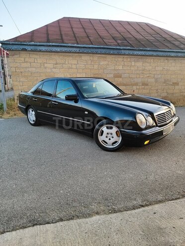 Mercedes E 320 1998, 444,000 km - 3.2 l - Şamaxı