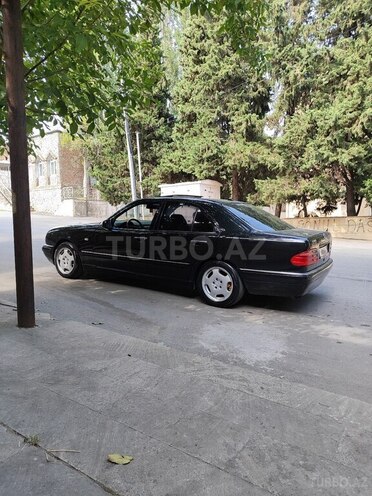 Mercedes E 320 1998, 444,000 km - 3.2 l - Şamaxı