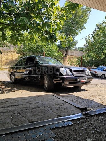 Mercedes E 320 1998, 444,000 km - 3.2 l - Şamaxı