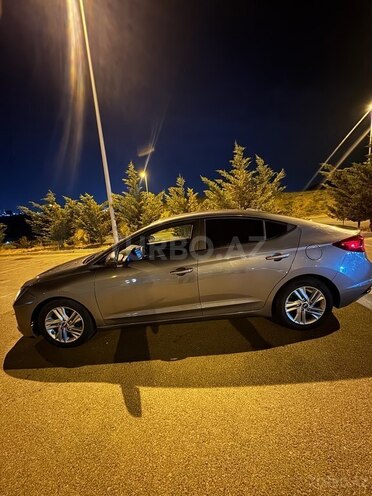 Hyundai Elantra 2019, 124,000 km - 2.0 l - Bakı