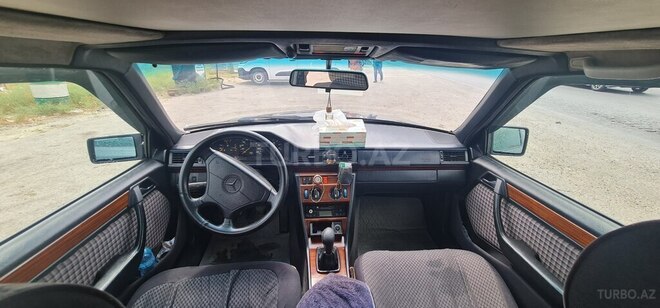 Mercedes E 250 1994, 519,000 km - 2.5 l - Bakı