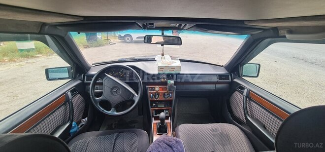 Mercedes E 250 1994, 519,000 km - 2.5 l - Bakı
