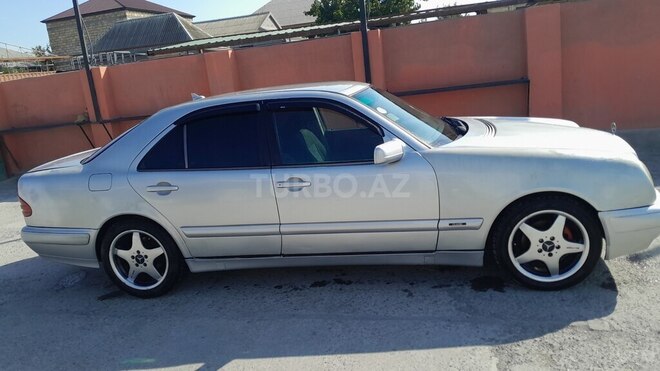 Mercedes E 220 1998, 352,000 km - 2.2 l - Bakı