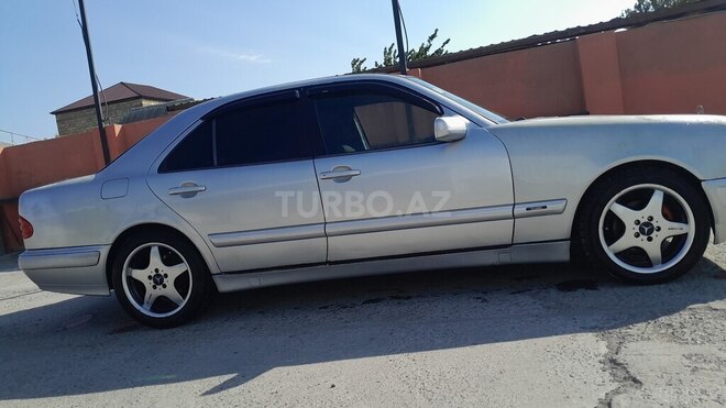 Mercedes E 220 1998, 352,000 km - 2.2 l - Bakı