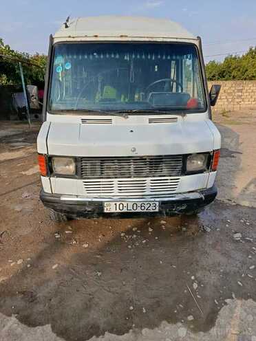 Mercedes 208 D 1993, 690,000 km - 2.3 l - Şirvan