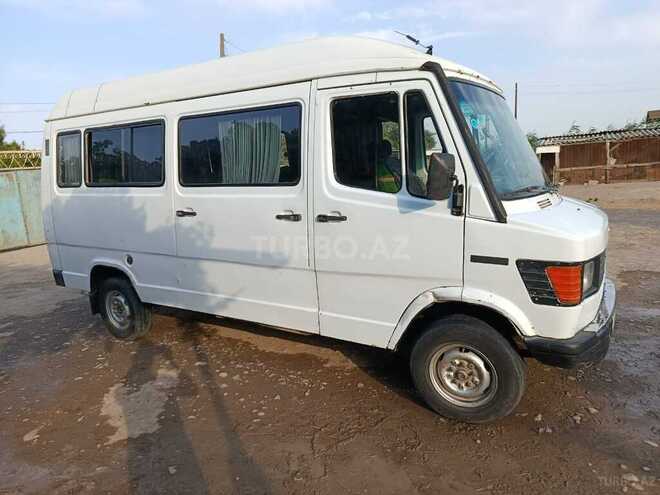 Mercedes 208 D 1993, 690,000 km - 2.3 l - Şirvan