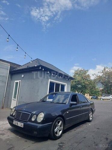 Mercedes E 230 1996, 450,000 km - 2.3 л - Zaqatala