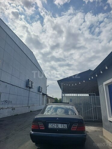 Mercedes E 230 1996, 450,000 km - 2.3 л - Zaqatala
